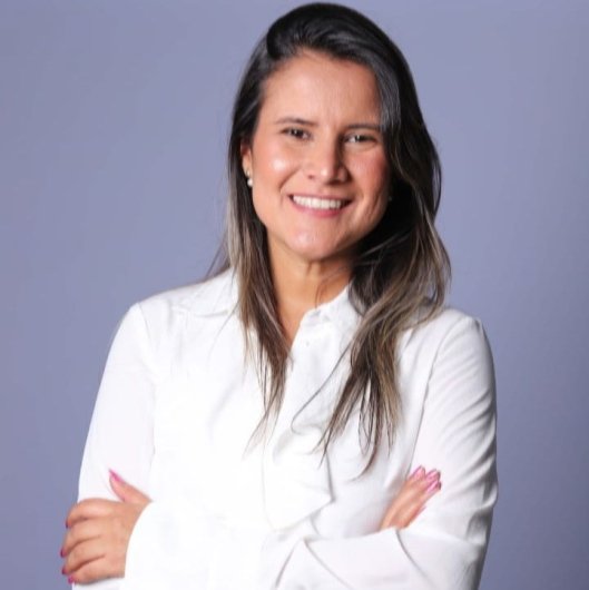 Dra. Lorena Alencar