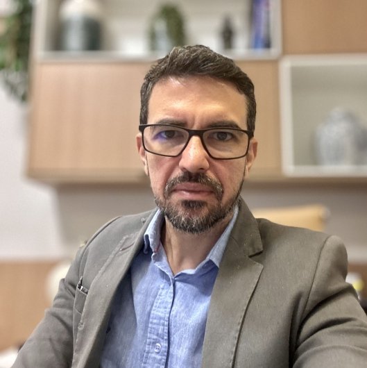 Dr. Vinícius Majdalani