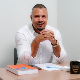Dr. Vitor Teófilo