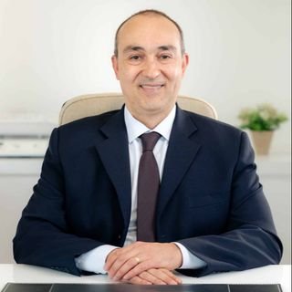 Dr. Adriano Luís Gomes