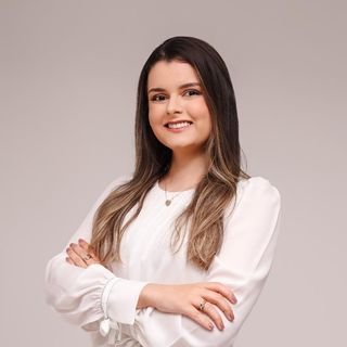 Dra. Larissa Oliveira