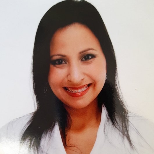 Dra. Nivia Tavares