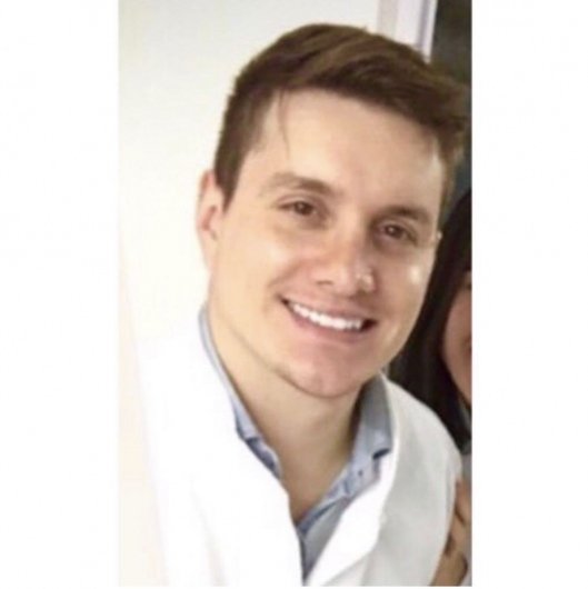 Dr. Gustavo Mucha 984225660