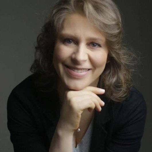 Débora Medeiros Glück