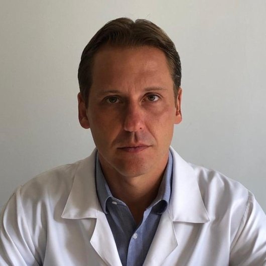 Dr. Lucas Ballarotti