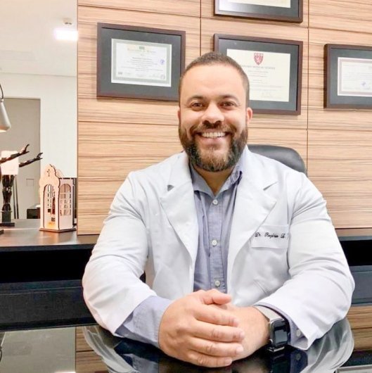 Dr. Rogerio Correia