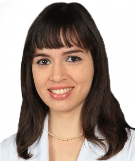 Dr. Carolina Favero Garcia