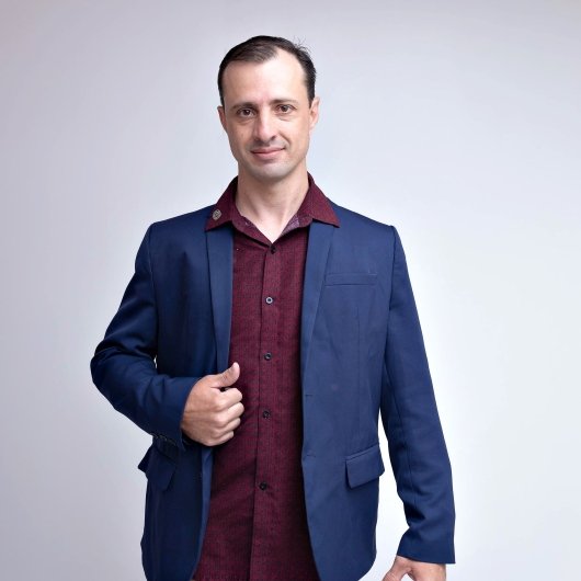 Dr. Fabiano José Tofanin