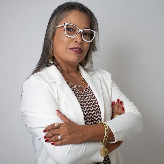 Dra. Cristine Lima