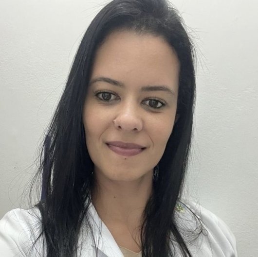 Dra. Regiane Farias