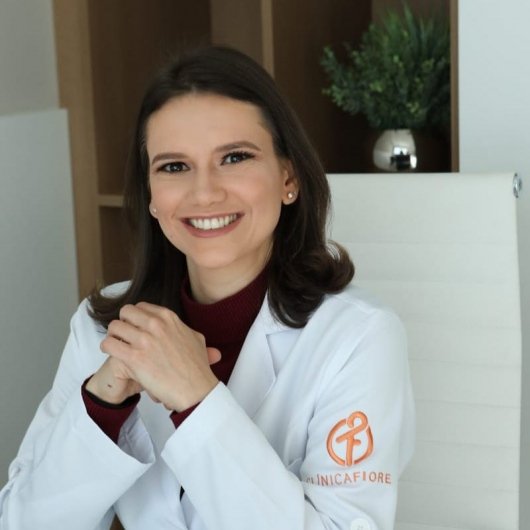 Dra. Gabriela Haas Henrique Barros