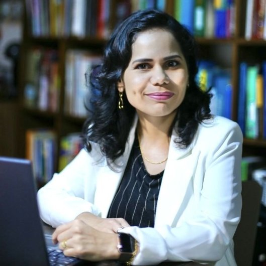Dra. Cristiane Costa
