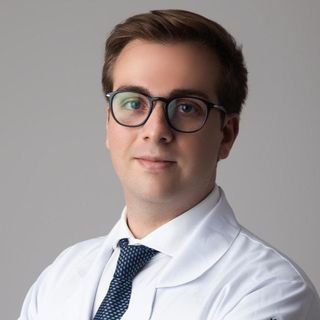 Dr. Matheus Castanheira