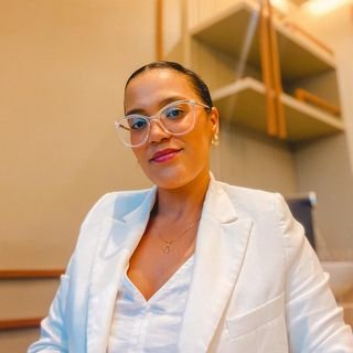 Dra. Cristiele Lima