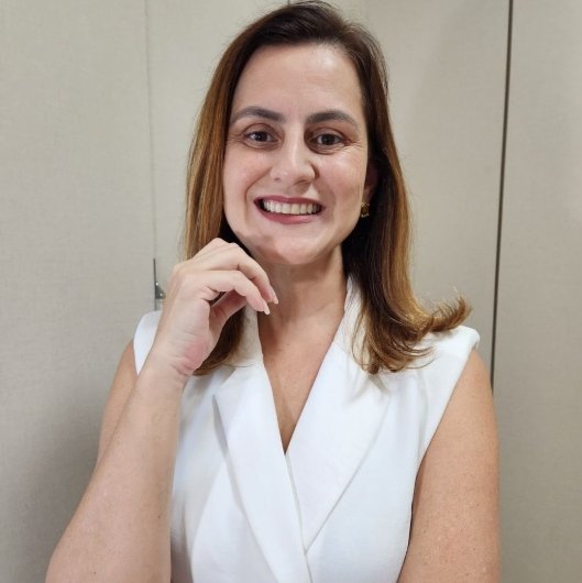Lívia Cardoso Ferreira Carvalho