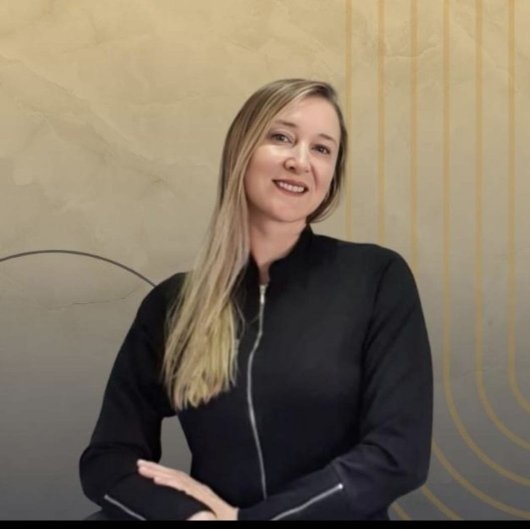 Dra. Maristela Vivian Ferreira Santos