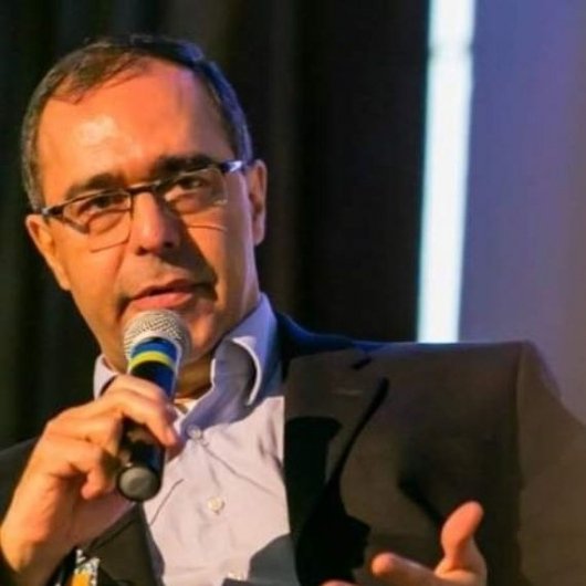 Prof. Carlos Roberto Galia