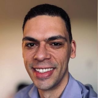 Dr. Vitor Siqueira