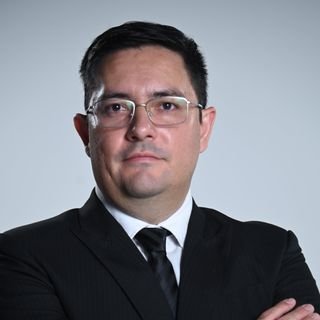Dr. Andrés Menacho Abularach
