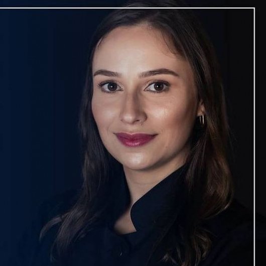Dra. Julia Gonçalves dos Santos