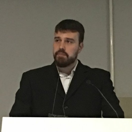 Dr. Matheus Steglich