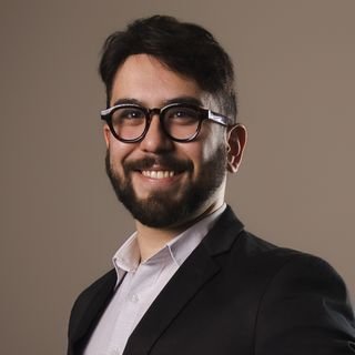 Dr. Mateus Flores