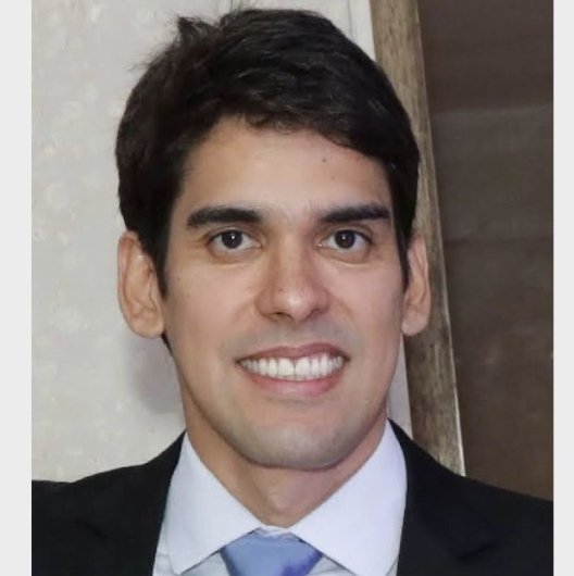 Dr. Roberto Borges Bezerra