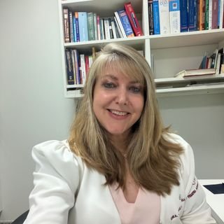 Dra. Camila Rodrigues Bressane Cruz