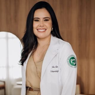 Dra. Júlia Salles Rezende Dias