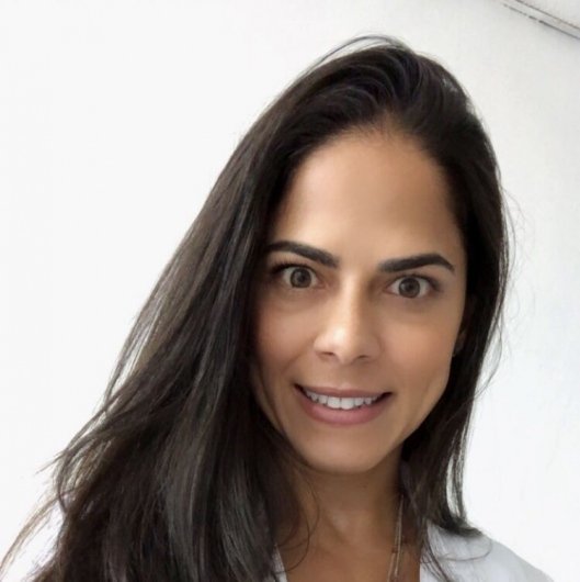 Dra. Paloma Guedes Santos
