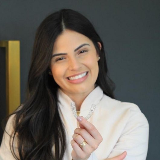 Dra. Flávia Cristina Rodrigues