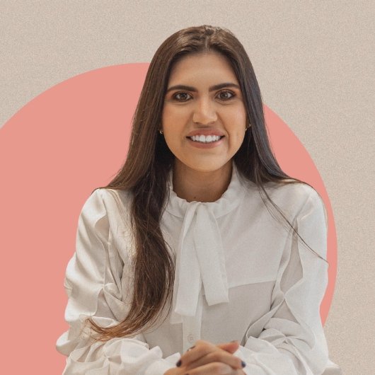 Dra. Adriana Teles