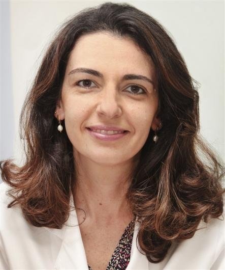 Dra. Carla Bastos Valeri