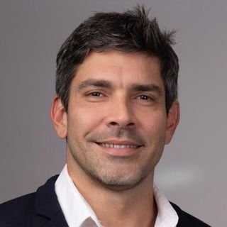 Dr. Daniel Peralta