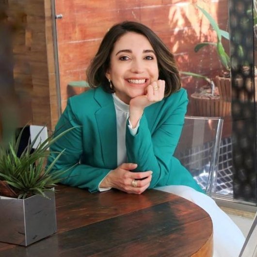 Dra. Renata Oliveira