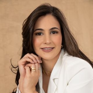 Dra. Gabriela Rodrigues de Oliveira