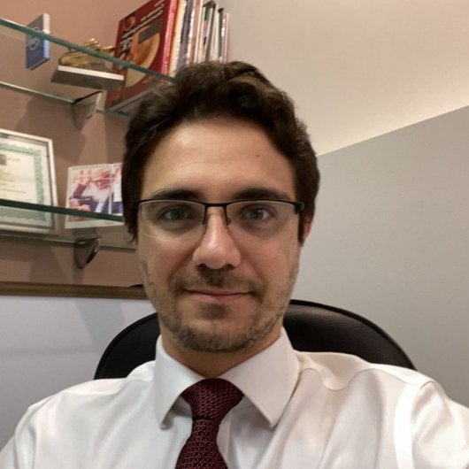 Dr. Roberto Lomanto Santos