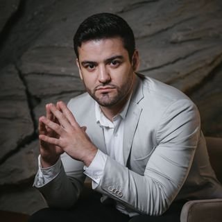 Dr. Edson Veloso