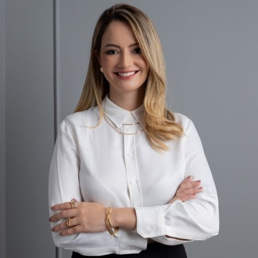 Dra. Aline Cordeiro Portela