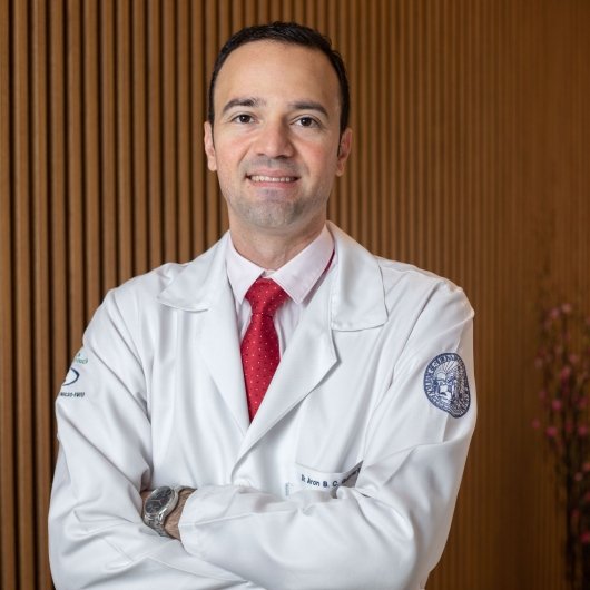 Dr. Aron Barbosa Caixeta Guimaraes