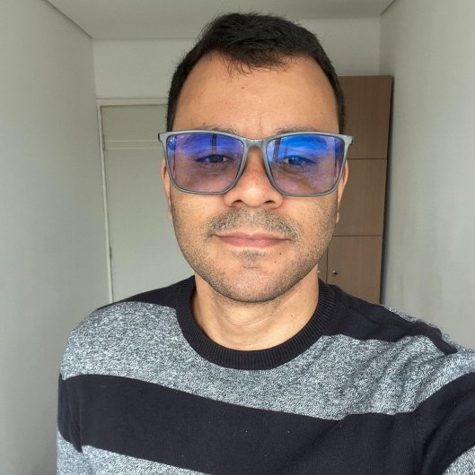 Dr. Charles Eduardo de Brito