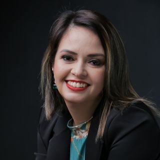 Dra. Aline Cristine da Silva Santos
