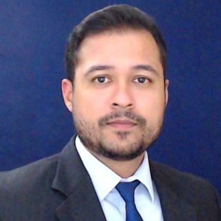 Dr. Carlos Eduardo Santos