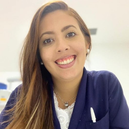 Dra. Nathalia Guimarães
