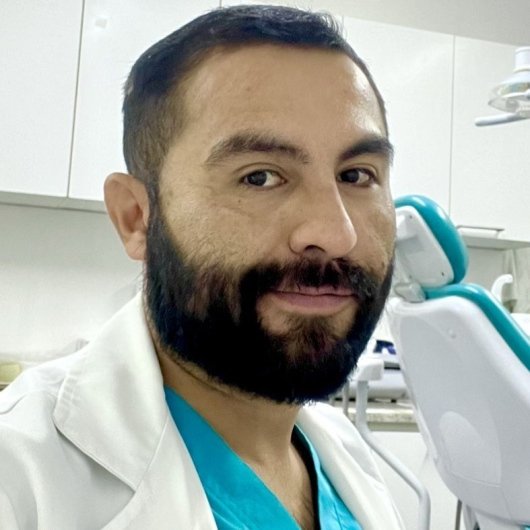 Dr. Rodrigo Tovar