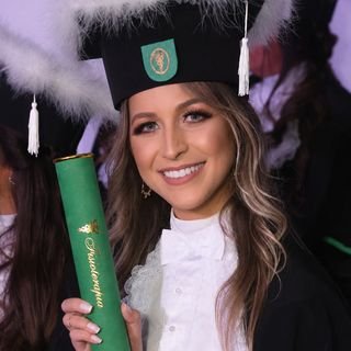 Dra. Larissa Nunes