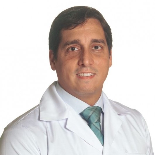 Dr. Alexandre Melo Bianchi