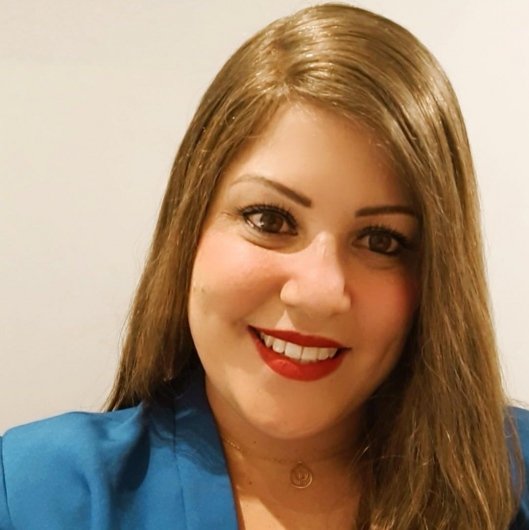 Dra. Esther Araújo