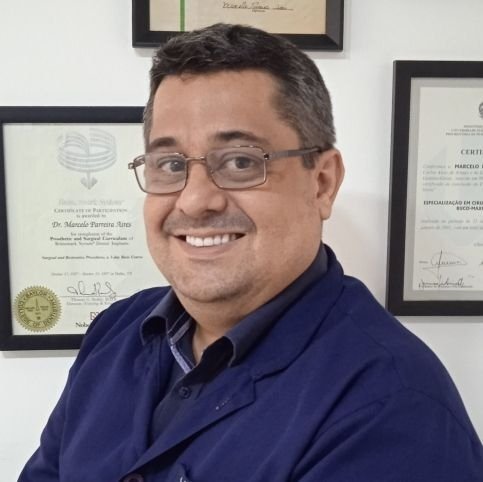 Dr. Marcelo Parreira Aires