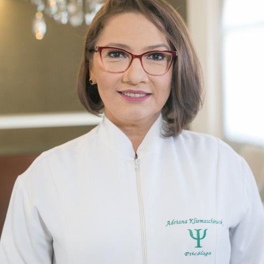 Dra. Adriana Kliemaschewsk Antunes